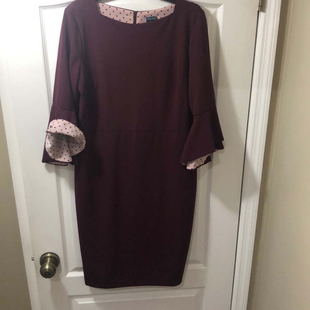 Gabby Skye Sz 14 Bell Sleevs